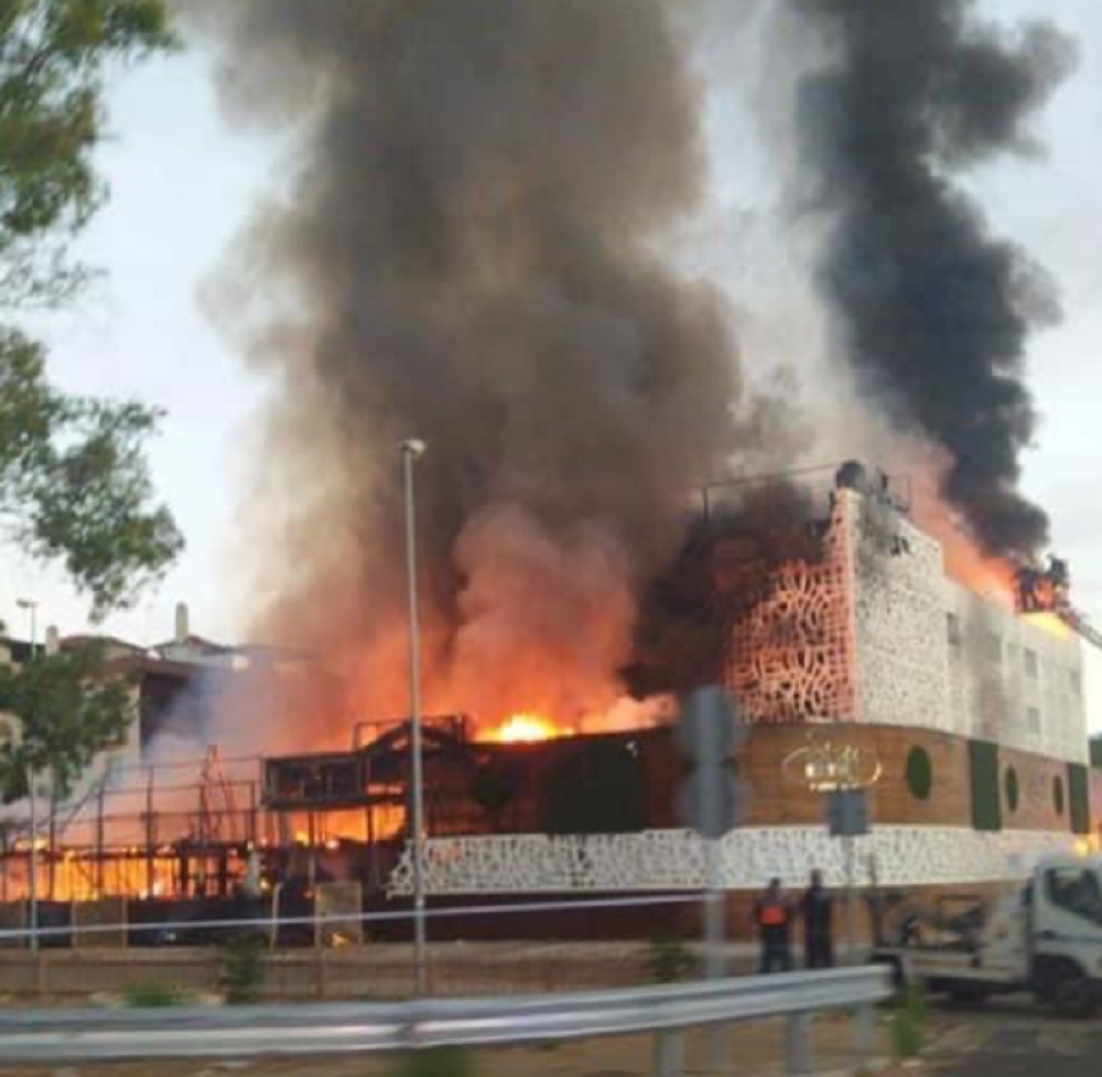 Požar u hotelu u Marbelji, kad je buknula vatra gosti krenuli da jurišaju napolje, ima poginulih (VIDEO)