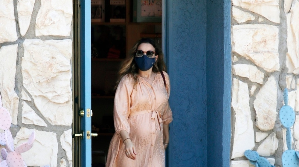 Zvezda čuvene "Beležnice" trudna u 41. godini: Dugo se skrivala, a konačno je uhvaćena! (FOTO)