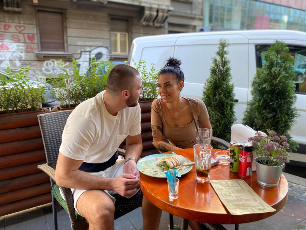 Mensur javno zapretio Mini, otkrio sve o dolazku policije zbog raskida i rekao gde će ona visiti nakon "Zadruge" (VIDEO)