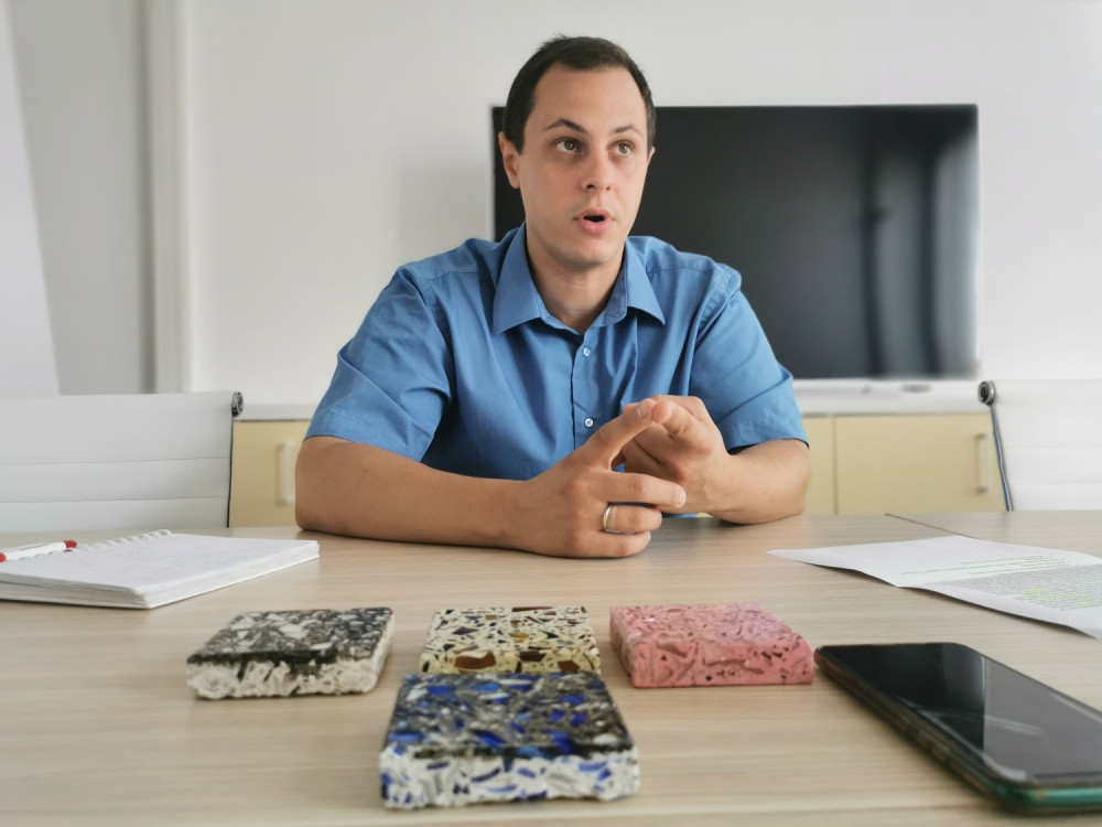 "Nigde kao kod kuće, kada si stranac u tuđoj zemlji si običan radnik"