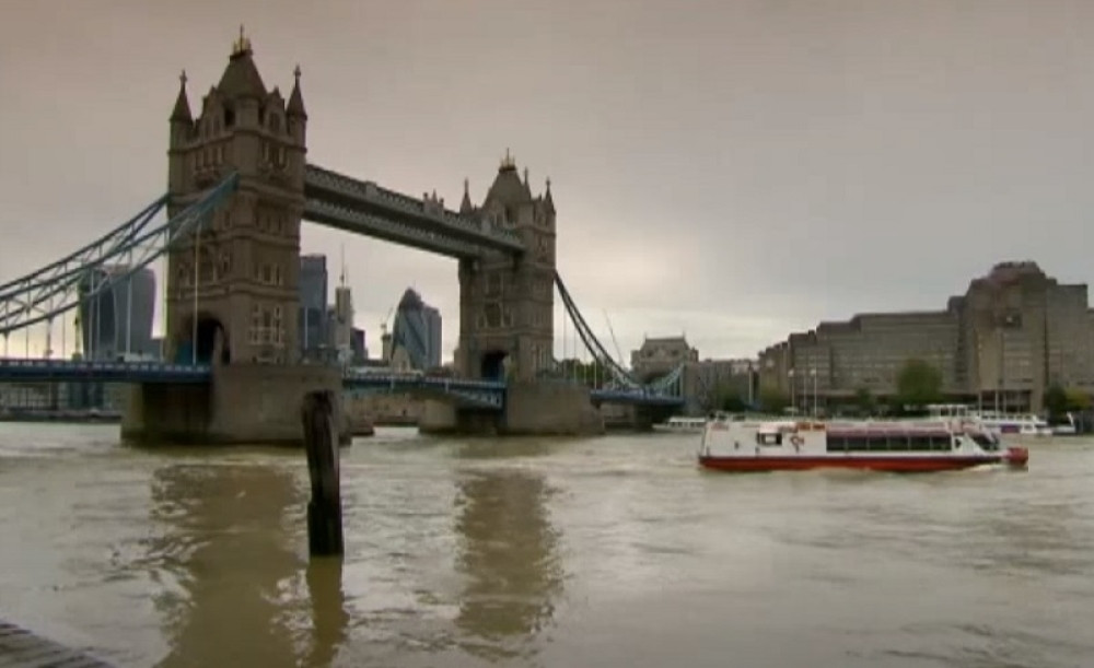 Panika u Londonu, prestao da radi most!