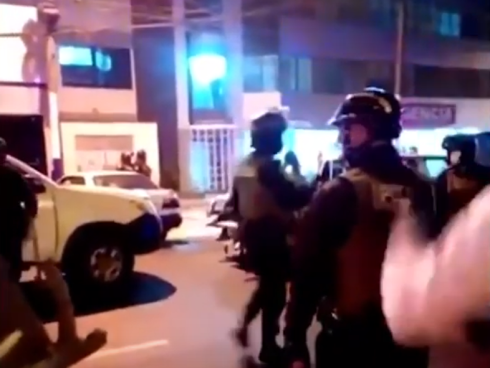 Građani izašli u provod bez sumnje da će se tragično završiti! U jurnjavi zbog racije u noćnom klubu poginulo 13 ljudi (VIDEO)