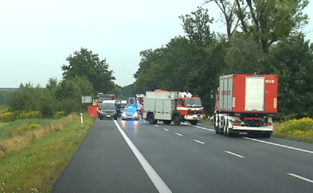 Staklo letelo na sve strane, ima povređenih