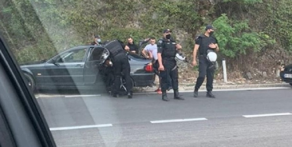 Milo u panici, litija se ne zaustavlja, "češljaju" bez najave! (FOTO/VIDEO)