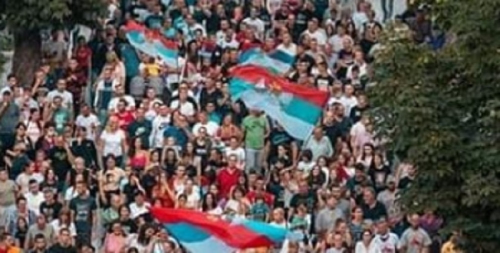 Milogorci pali na kolena, policija odblokirala put ka Đukanovićevoj tvrđavi!