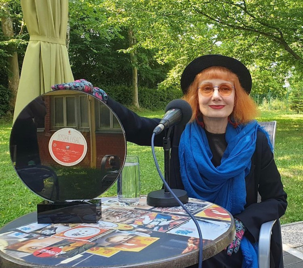 Josipa Lisac (70) u kupaćem kostimu i letnjim toaletama je "modni diktat" za sve dame!