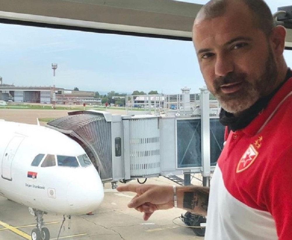 Erupcija oduševljenja na društvenim mrežama: Da se zna kojim avionom Zvezda putuje u Tiranu! (FOTO)