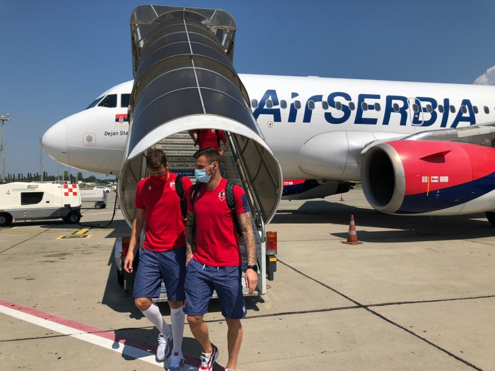 Crveno-beli doputovali u Tiranu (FOTO)