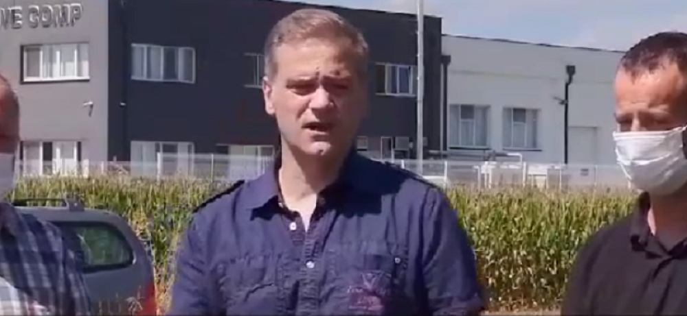 Borko Stefanović doživeo neviđen blam pred kamerama, kolega iz stranke ga "oladio" (VIDEO)