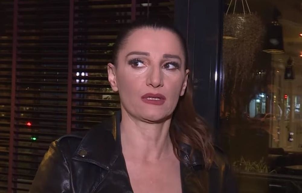 Mira Škorić više ne liči na staru sebe kakvu je znamo! Pevačica apsolutno neprepoznatljiva (FOTO)