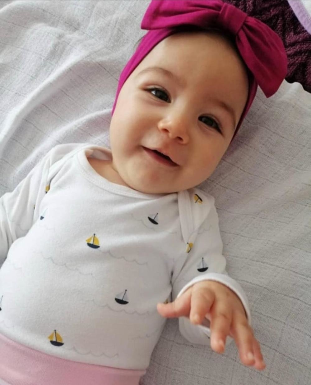 Ima samo deset meseci i već vodi tešku životnu bitku, prestaje da pomera noge i ruke, otežano diše