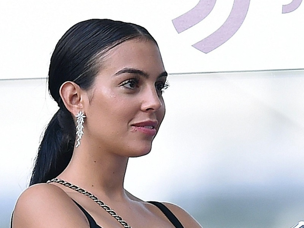 Georgina plivala pod vodom, video snimak ruši sve rekorde! (VIDEO)