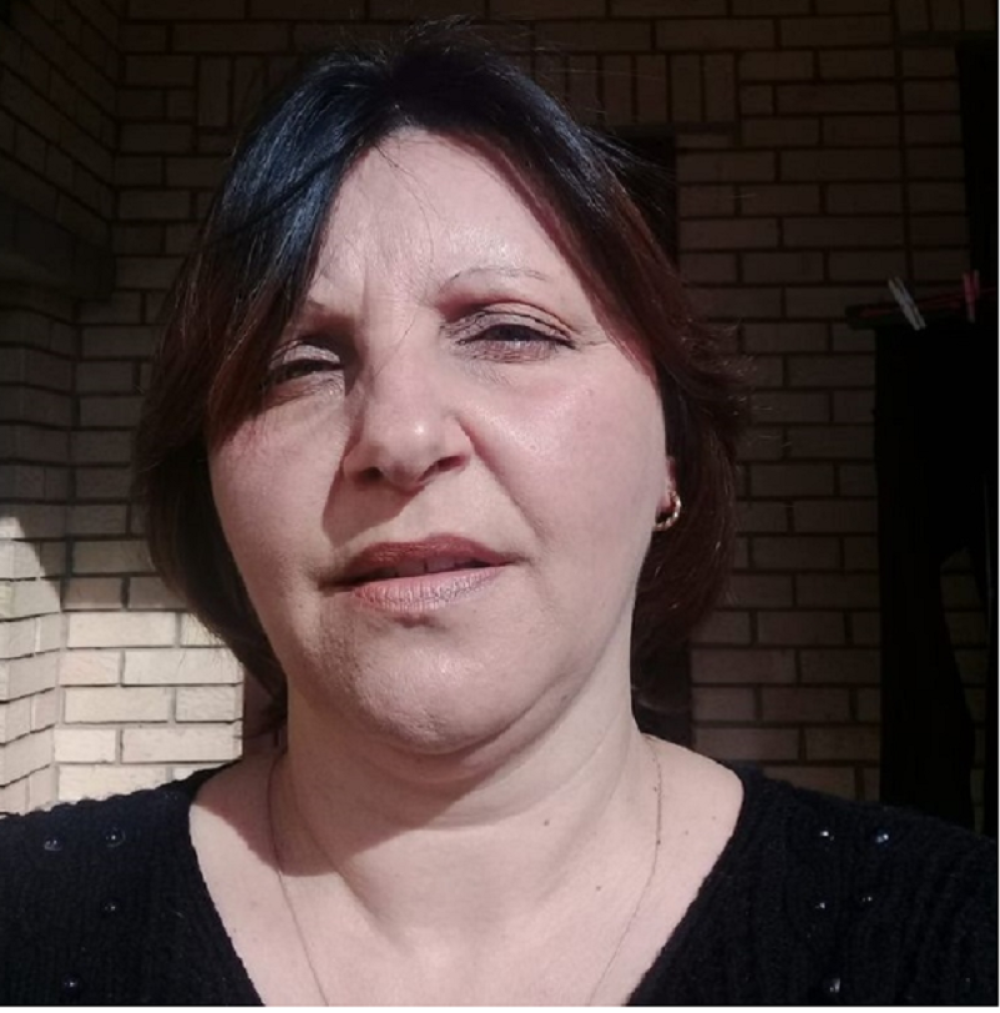 Siromašnoj porodici sa četvoro dece poklonila dom i njivu