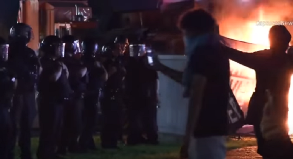 Jedan čovek ubijen, a dvoje je povređeno, nemiri traju već treću noć zaredom (VIDEO)