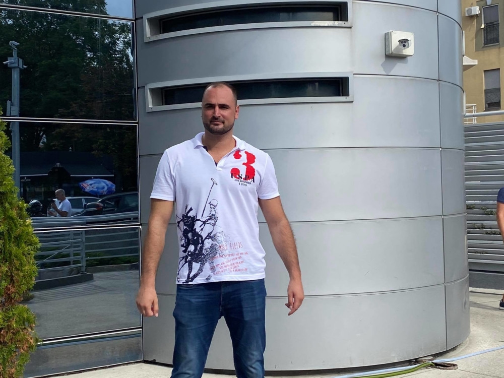 Starlete ga ne interesuju: Novi takmičar "Zadruge 4" opleo po Staniji Dobrojević! (VIDEO)