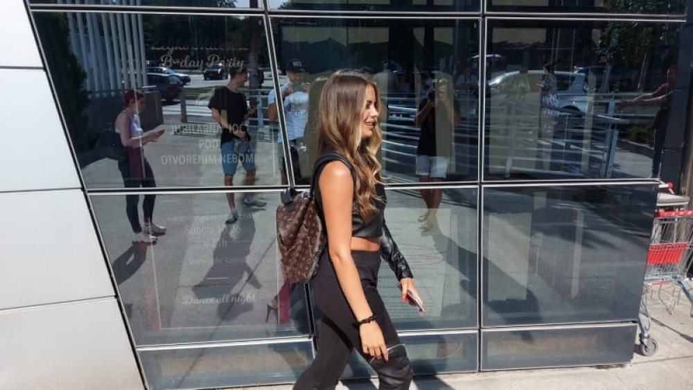 Još jedna zadrugarka zaljubljena u Moniku?