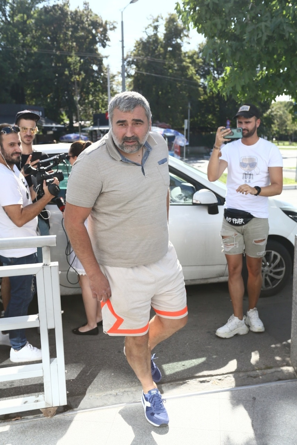 Miki Đuričić napravio haos: Besan kao ris, na novinare vikao na sav glas!