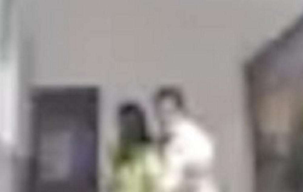 Političar ostavio uključenu kameru, svi gledali njegov odnos sa sekretaricom! (VIDEO)