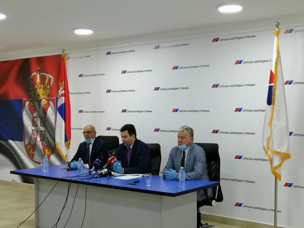 Zelenović je dovoljno dugo bio na vlasti i dovoljno je zla naneo Šapcu i Šapčanima, da niko više ne veruje u ove njegove izmišljotine!