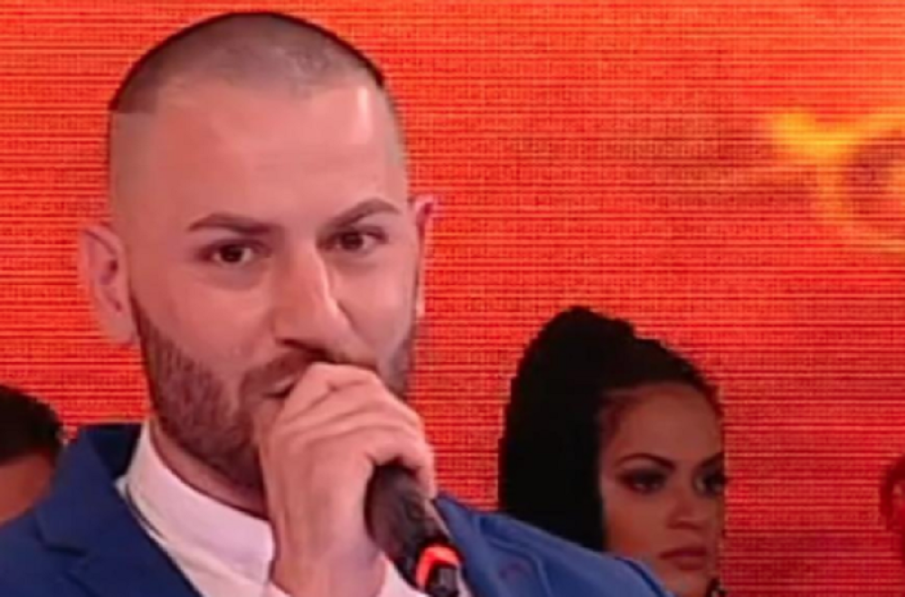 Luksuznu vilu napustio najveći miljenik žena: Dočekali ga roditelji njegove devojke, majci pozlilo! (VIDEO)