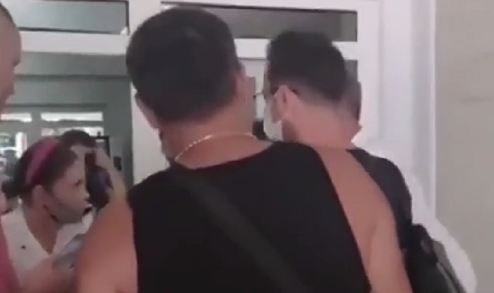 Narod Crne Gore besan, Albanci do lične karte za sat vremena kako bi popravili rezultat! (VIDEO)