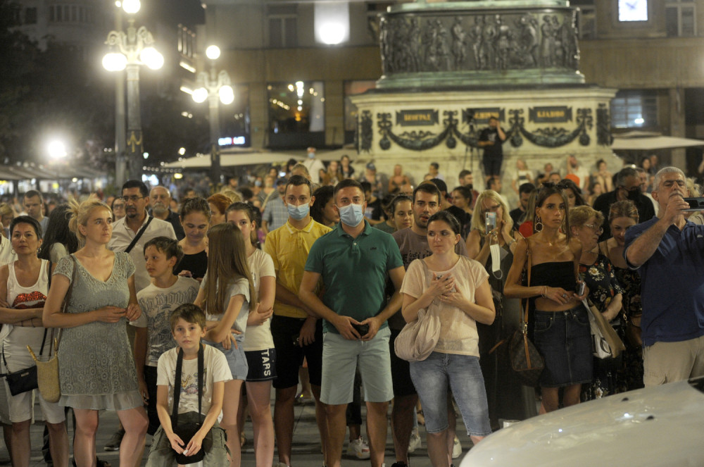 Beograđani sinoć stajali u redovima, evo o čemu se radi! (FOTO)