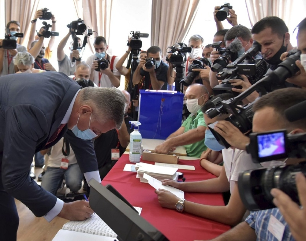 Procurio snimak - Milo hoće da kupi ljude za večerašnje proteste, evo koliko novca nudi za izazivanje nereda (VIDEO)