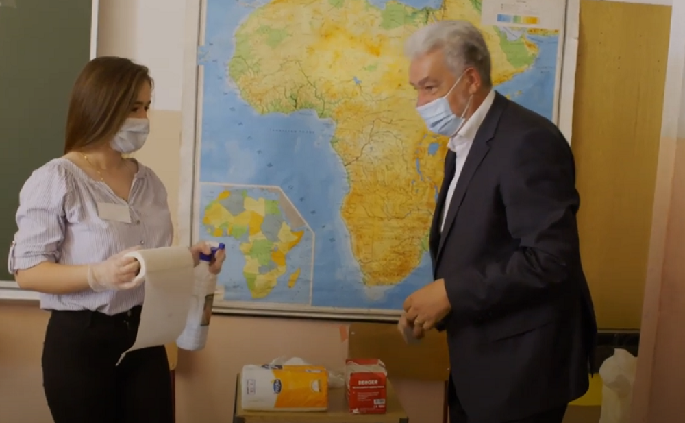 Ako vam neko nudi pare za glasanje - uzmite!