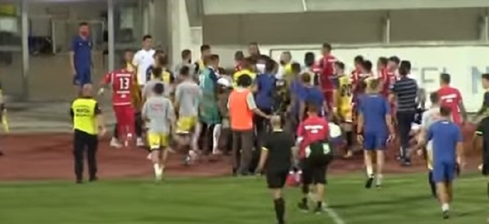 Masovna tuča fudbalera i sudije u Nišu, niko nije isključen! (VIDEO)