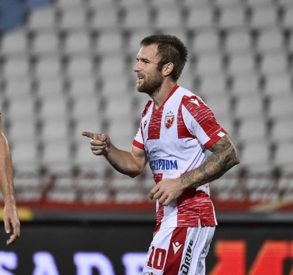 Milimetarski precizan šut Zvezdine desetke! Slobodnjak za udžbenike za novu prednost! (VIDEO)