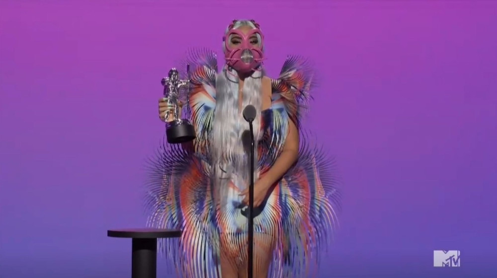Nije samo Gaga sijala: Pogledajte modne kombinacije holivudskih zvezda na dodeli MTV nagrada!