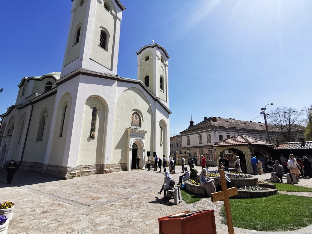 Čačanka doživela neprijatno iskustvo u crkvi: "Bila sam kuma na venčanju, čovek je prišao, zavukao ruku...."