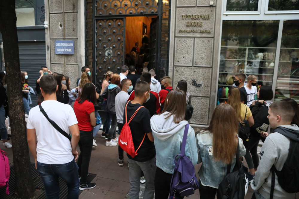 Sledeće nedelje na raspustu i srednjoškolci