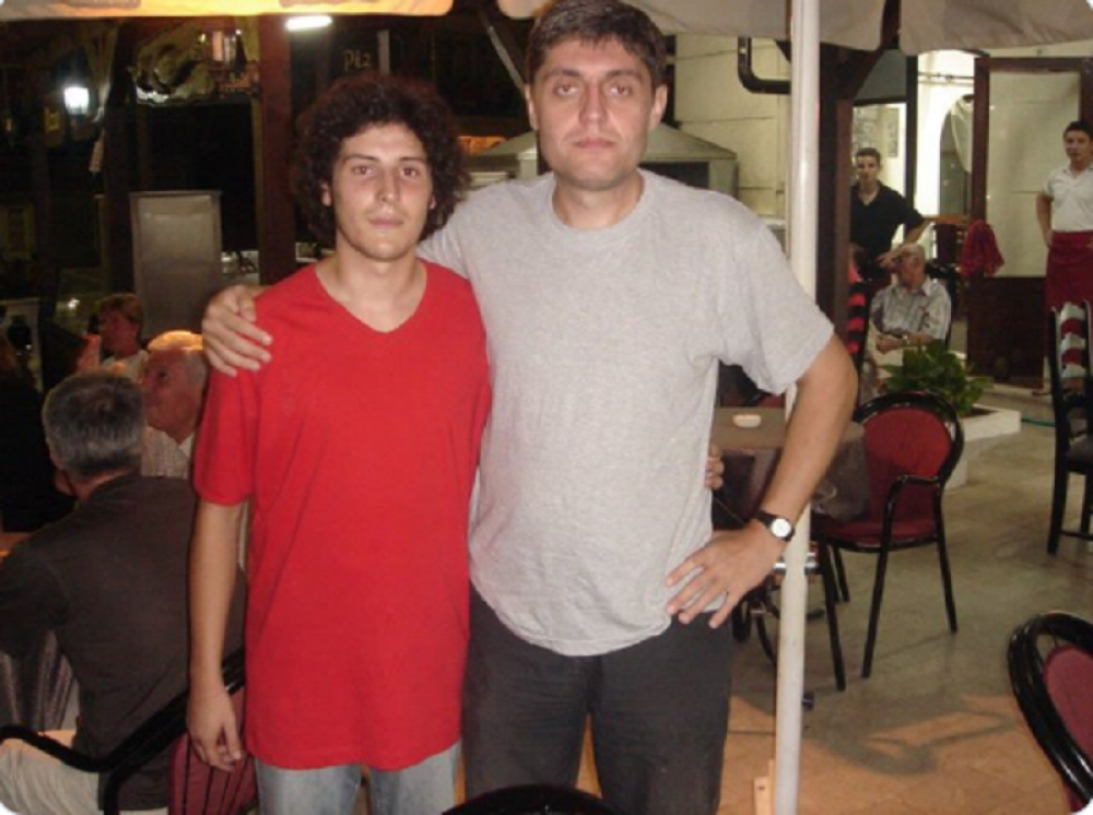 Čovek od koga zavisi sudbina Crne Gore u zagrljaju Miroljuba Petrovića!