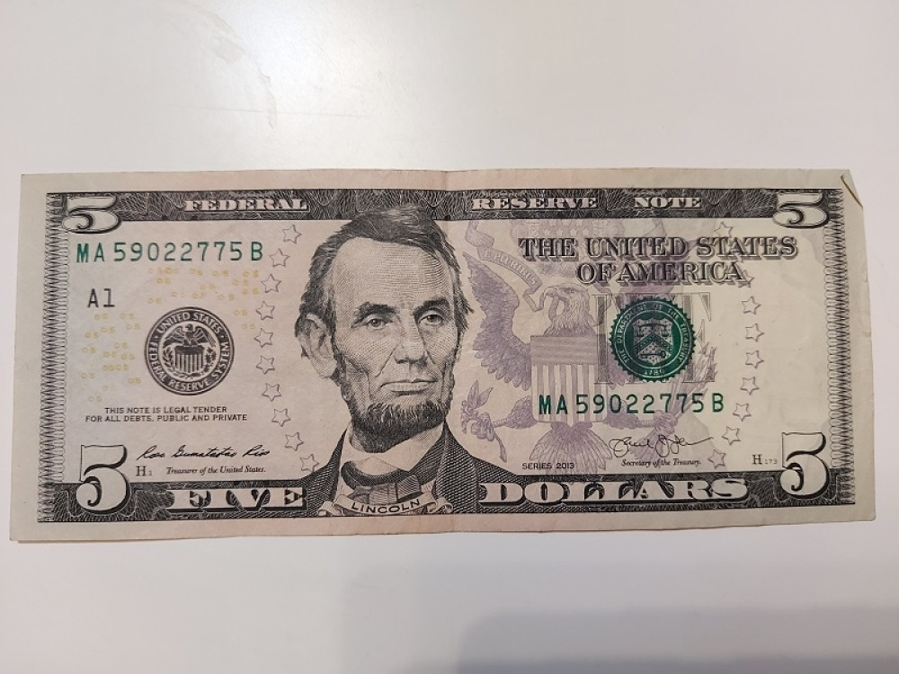 Novčanica od 20 dolara najavila zlo: Prvo BLIZNAKINJE, a sada i MASKE! (VIDEO)