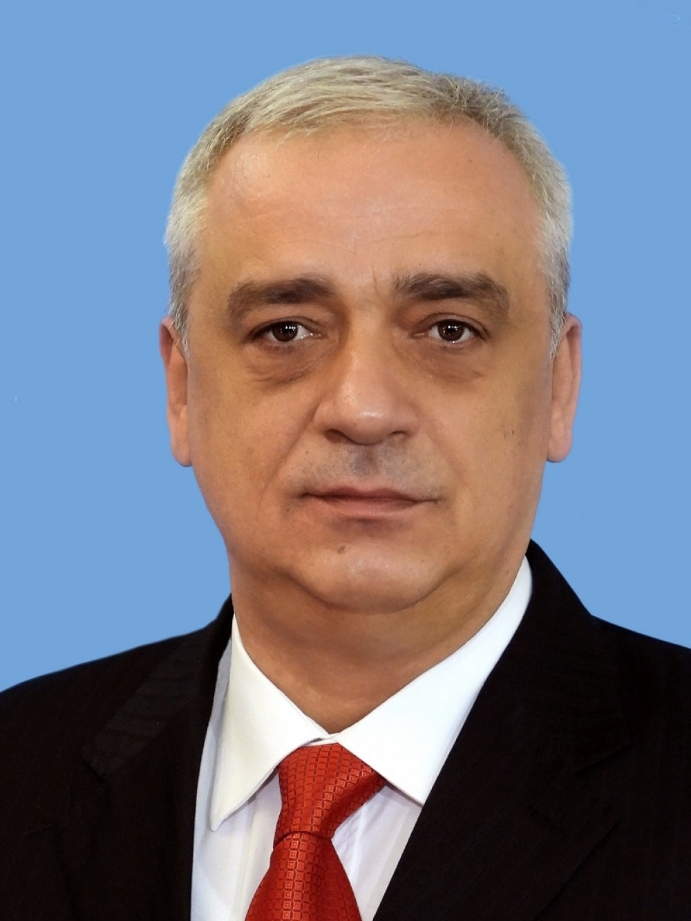 "Tadić je gospodin bivši i nije dostojan suparnik Vučiću"