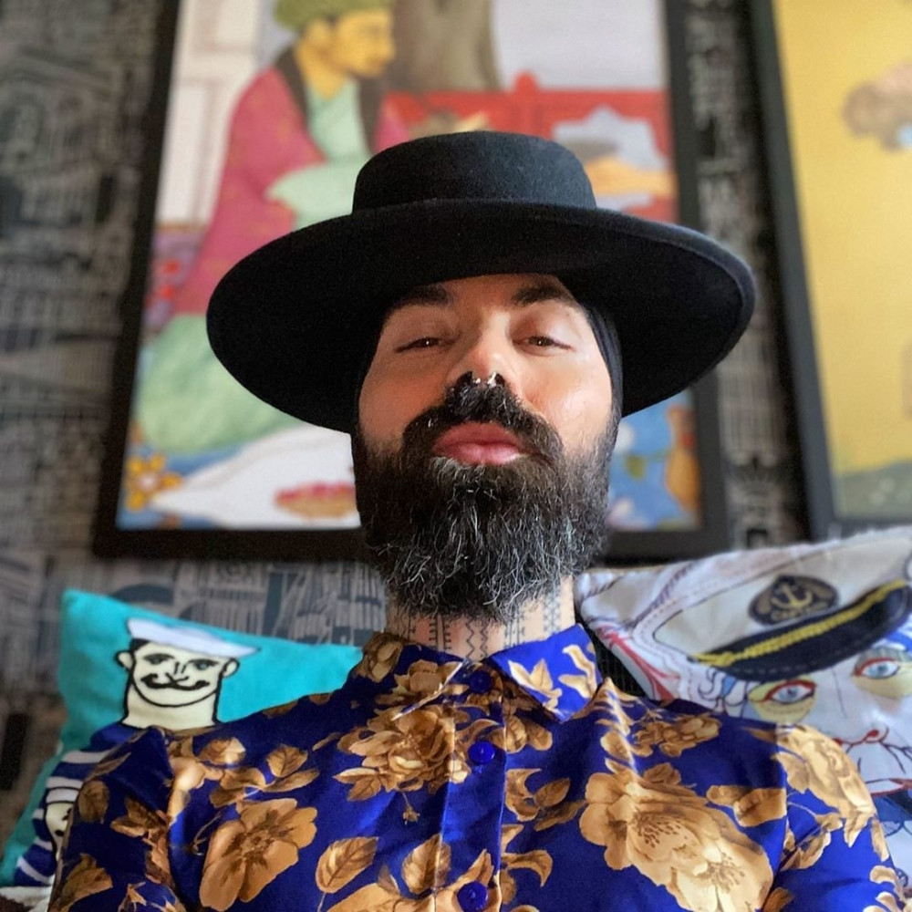 Nakon što je održao koncert na dan smrti Patrijarha Irineja oglasio se Božo Vrećo: Nisam siguran da religija odobrava...  (FOTO)