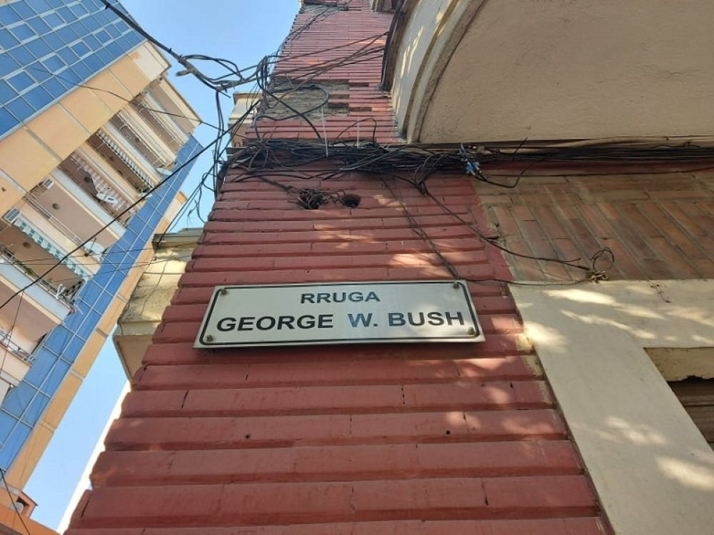 Četiri učenika završila u bolnici, cela škola evakuisana!