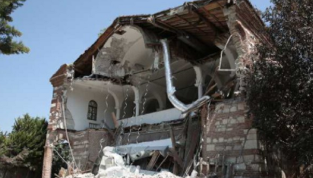 Turci srušili grčku pravoslavnu crkvu! (FOTO)