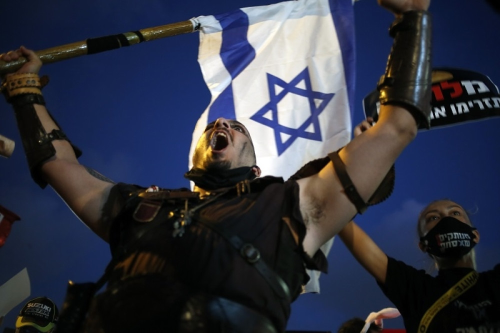 "Da li je to ptica? Da li je avion? Ne, zeleni trut vam šalje besplatni kanabis sa neba!"