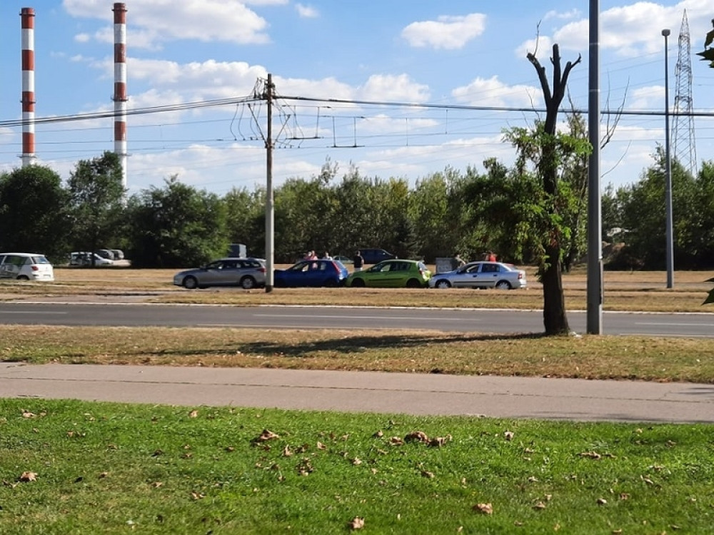 Lančani sudar na Novom Beogradu, u saobraćajnoj nesreći četiri automobila! (FOTO)