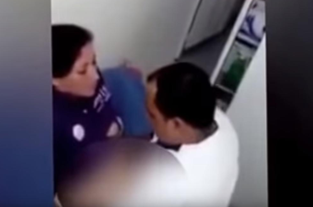 Terao je žene da se skidaju, da one njega maze i tražio odnos