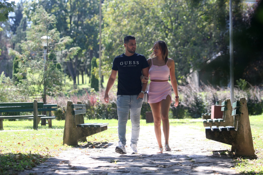 Miljković bez majice nije krio svoj užitak, Luna nije prestala! (FOTO)