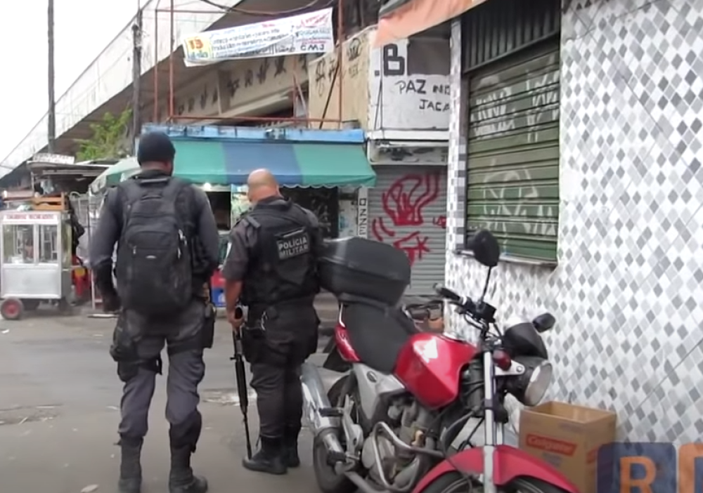 Namamili trudnu prijateljicu na žurku, razbili joj glavu ciglom, a potom nožem zverski izvadili bebu iz utrobe!