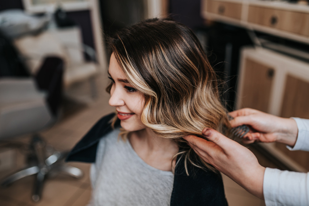 Zdrav način da izbelite sami kosu u svom domu i postignete efekat sunca u kosi!