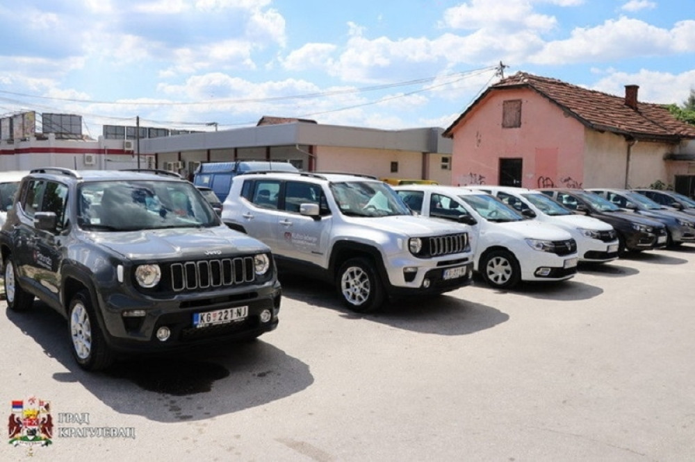 Nova vozila i oprema za Dom zdravlja u Kragujevcu, i to kakvi automobili