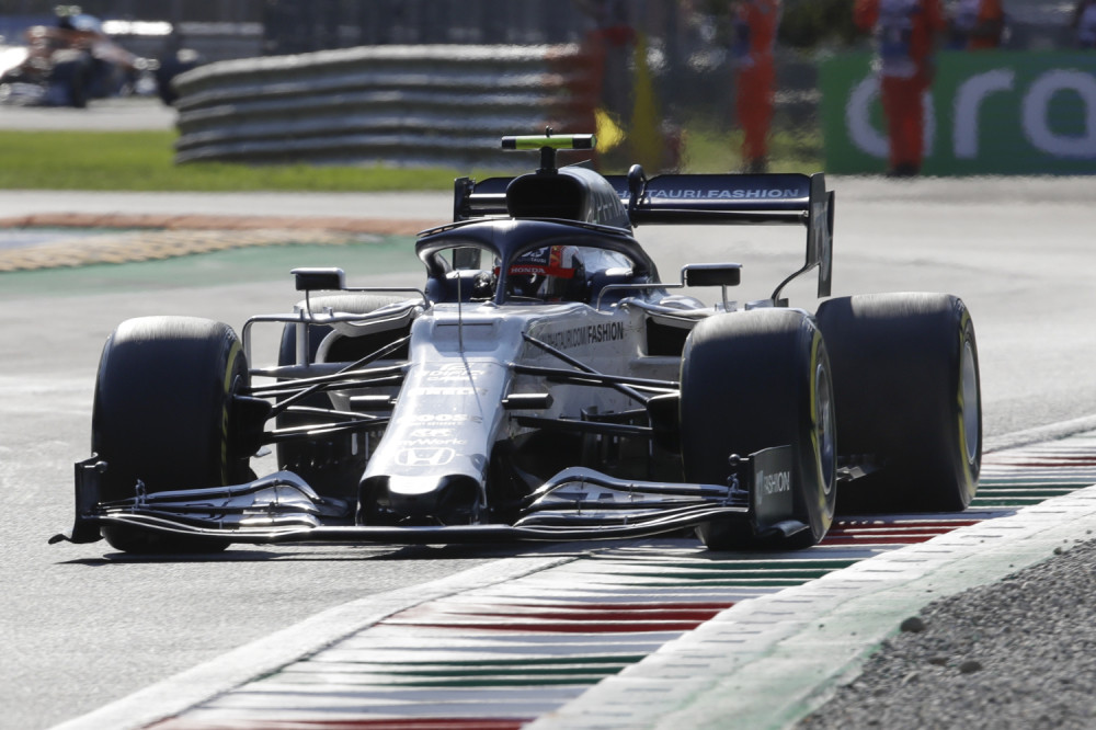 Autsajder nokautirao Hamiltona, svi potrčali da mu čestitaju