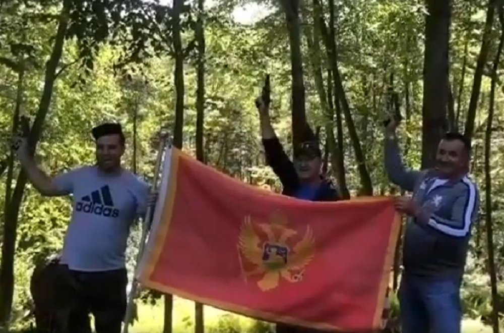 Pucaju u ime Montenegra, naoružani idu u Podgoricu! (VIDEO)