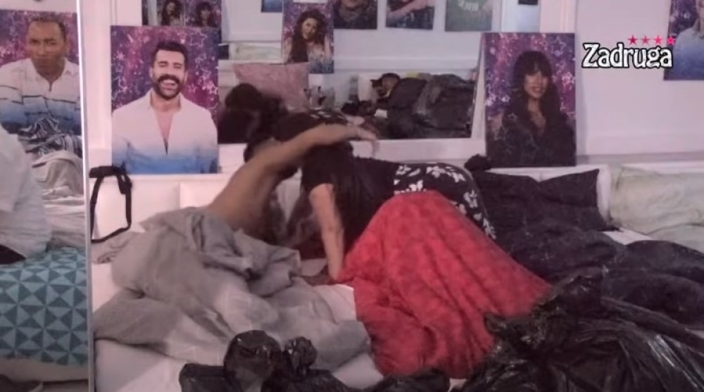 Miljana se ljubila sa ovim zadrugarom odmah čim je ušla u spavaću sobu! (VIDEO)