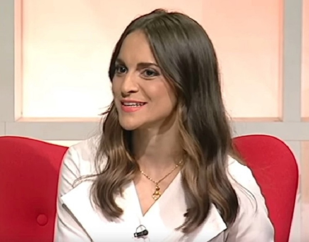 Voditeljka RTS-a objavila sliku sa mužem iz kreveta: U ovakvom izdanju je do sada niste videli (FOTO)